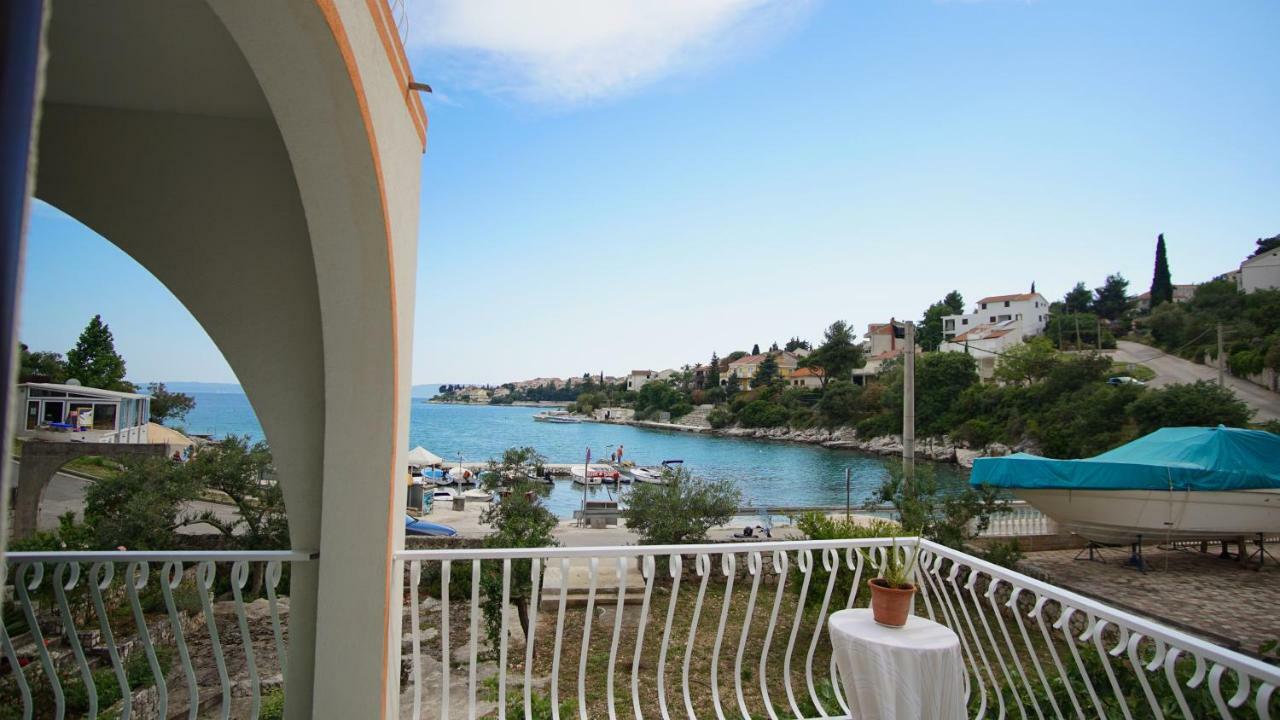 Apartmani Laura Трогир Екстериор снимка