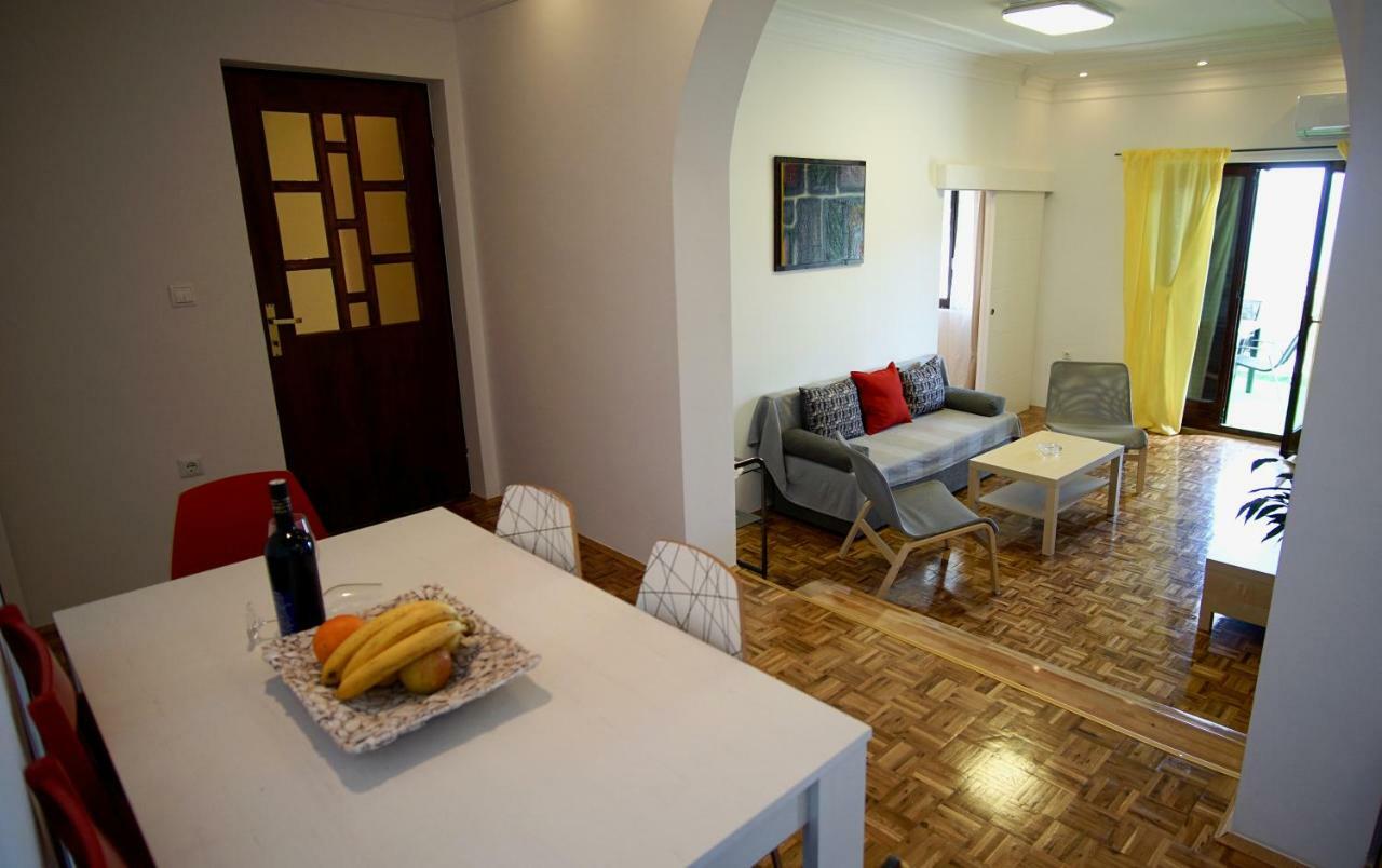 Apartmani Laura Трогир Екстериор снимка