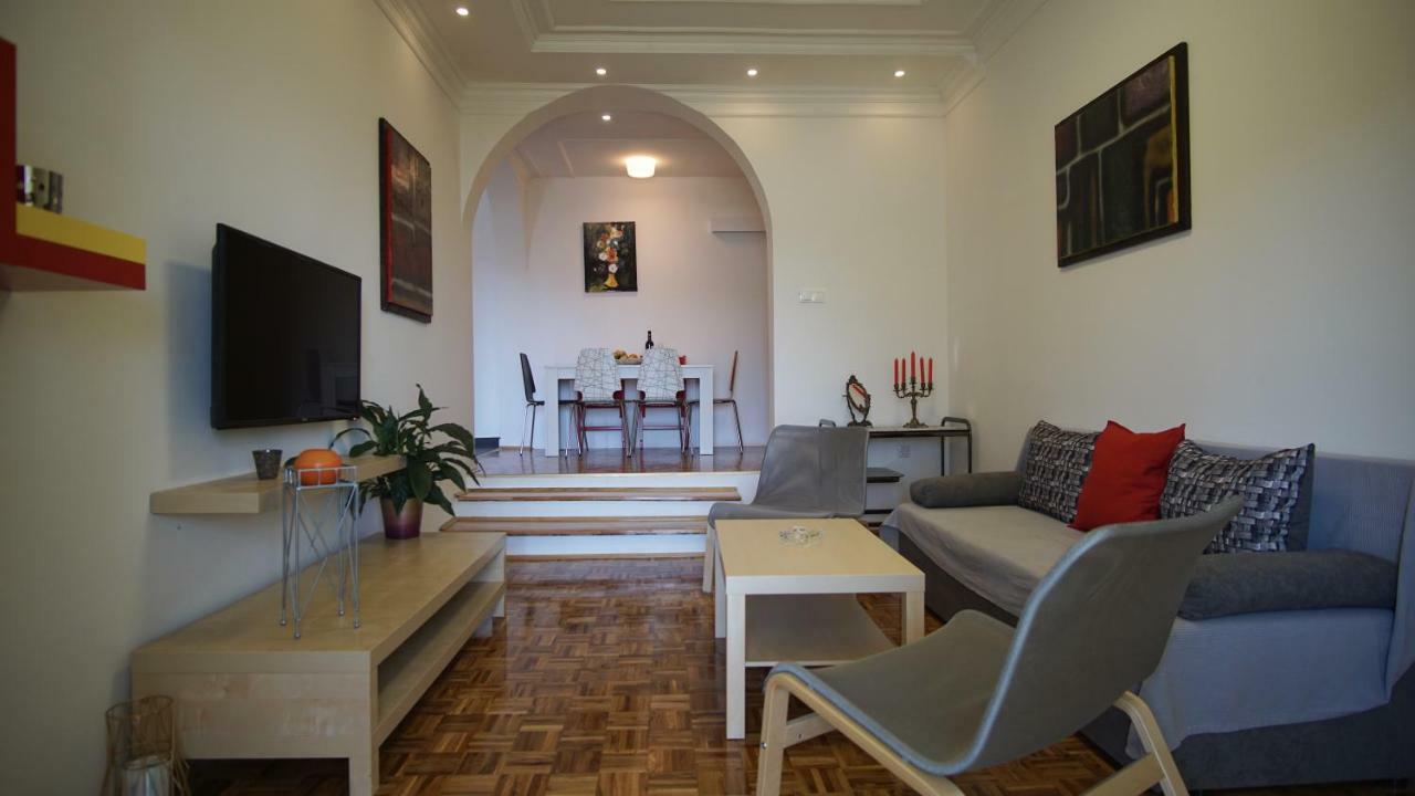 Apartmani Laura Трогир Екстериор снимка