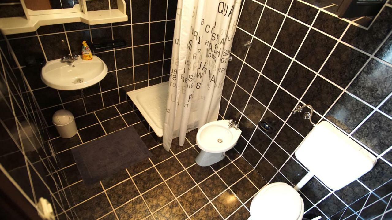 Apartmani Laura Трогир Екстериор снимка