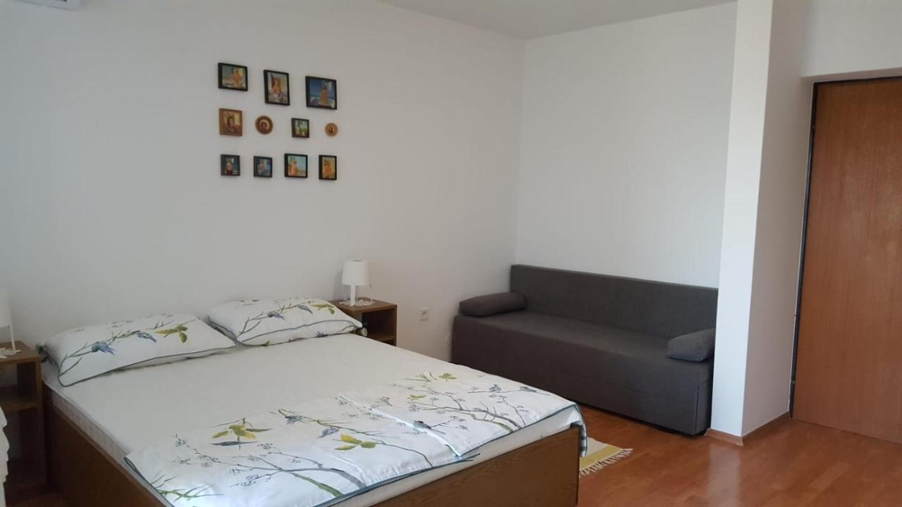 Apartmani Laura Трогир Екстериор снимка